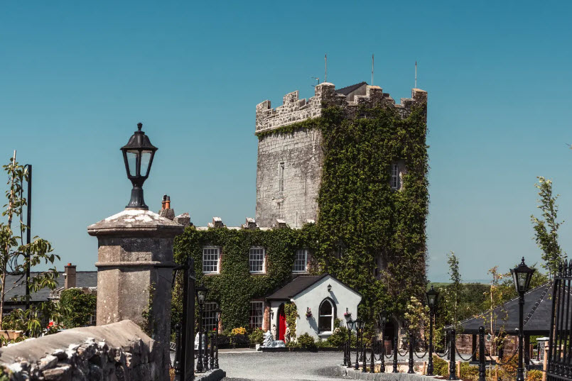 Cloonacauneen Castle, Ireland
